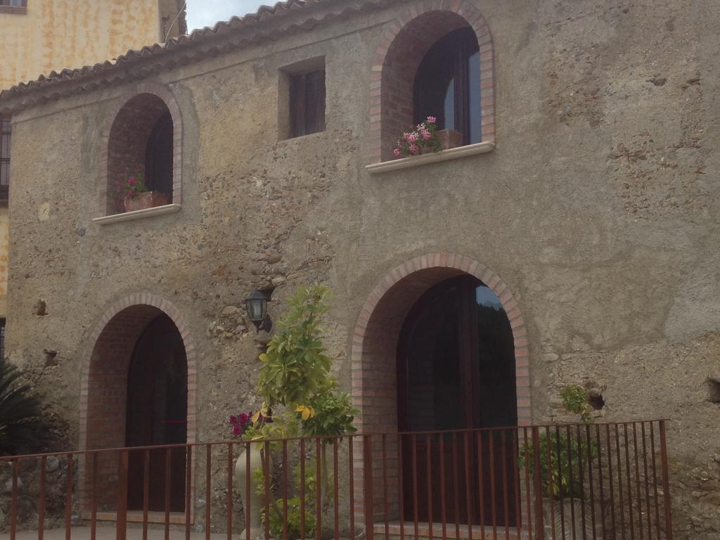 L'Anticocasale Pensionat Altomonte Exteriör bild